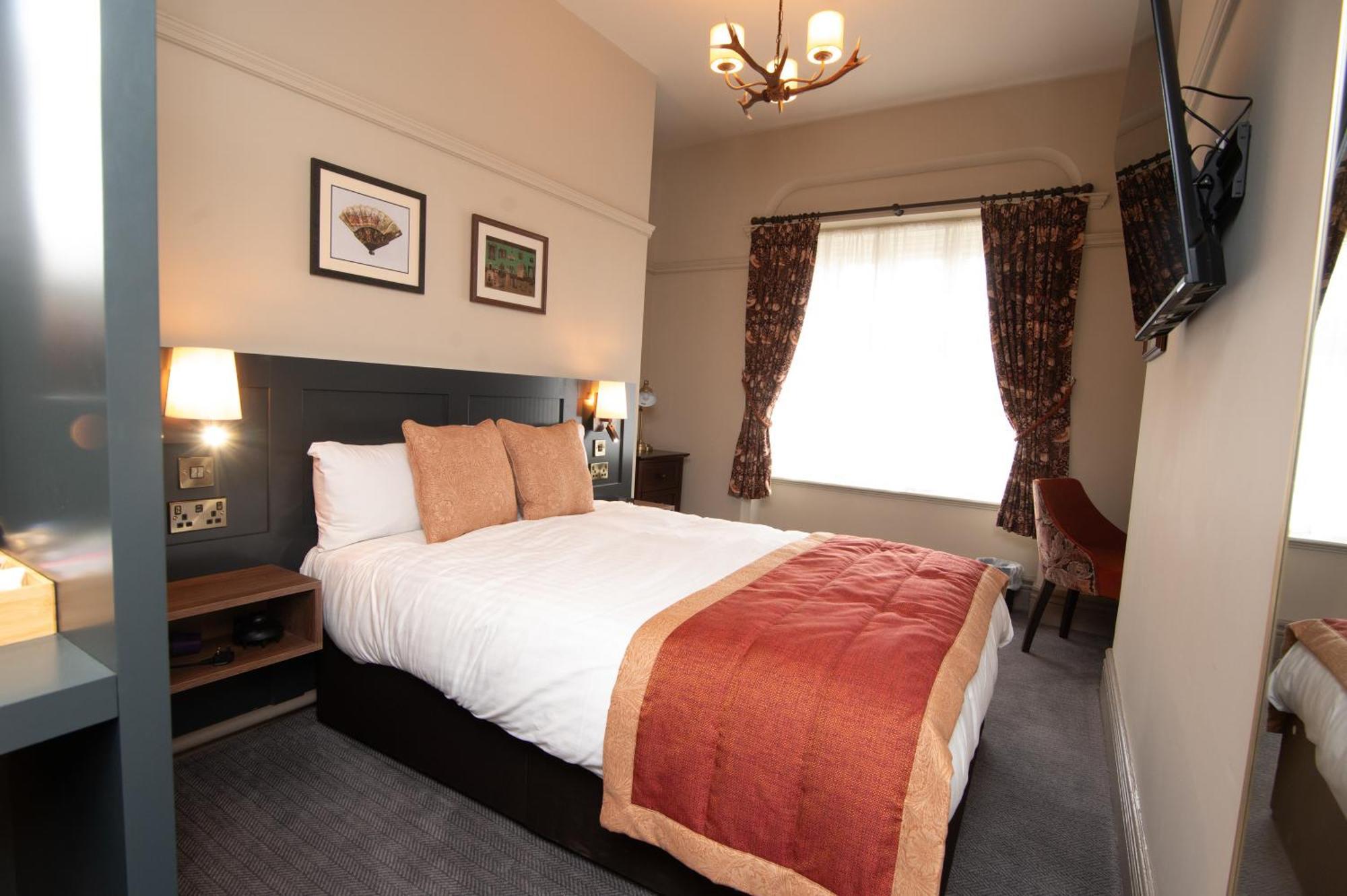 The Dukeries Lodge, Edwinstowe, Nottinghamshire エクステリア 写真