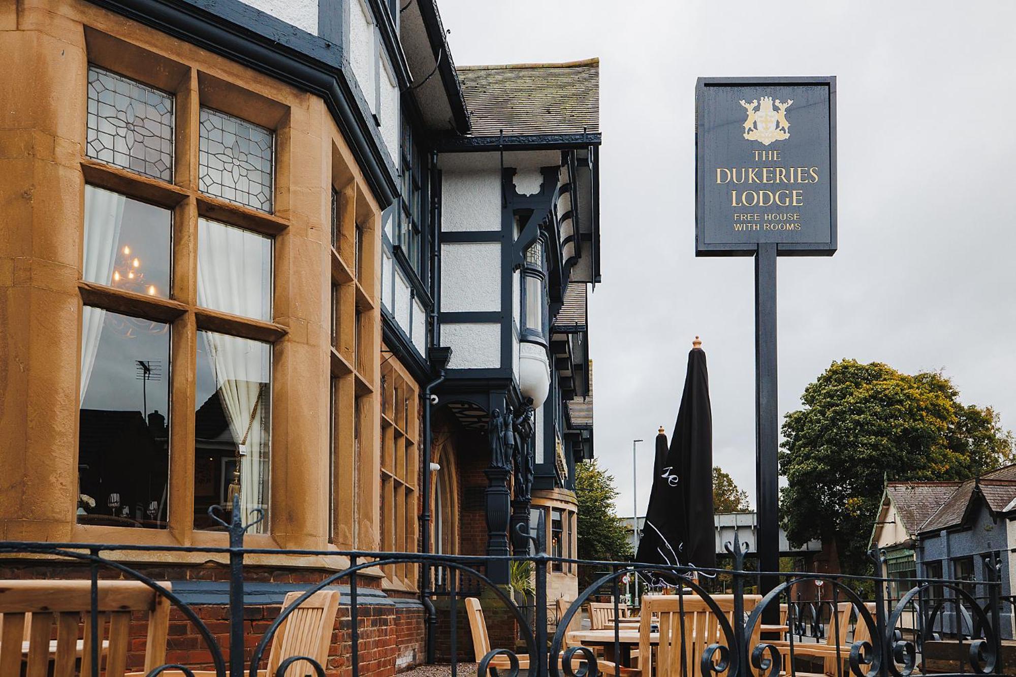 The Dukeries Lodge, Edwinstowe, Nottinghamshire エクステリア 写真